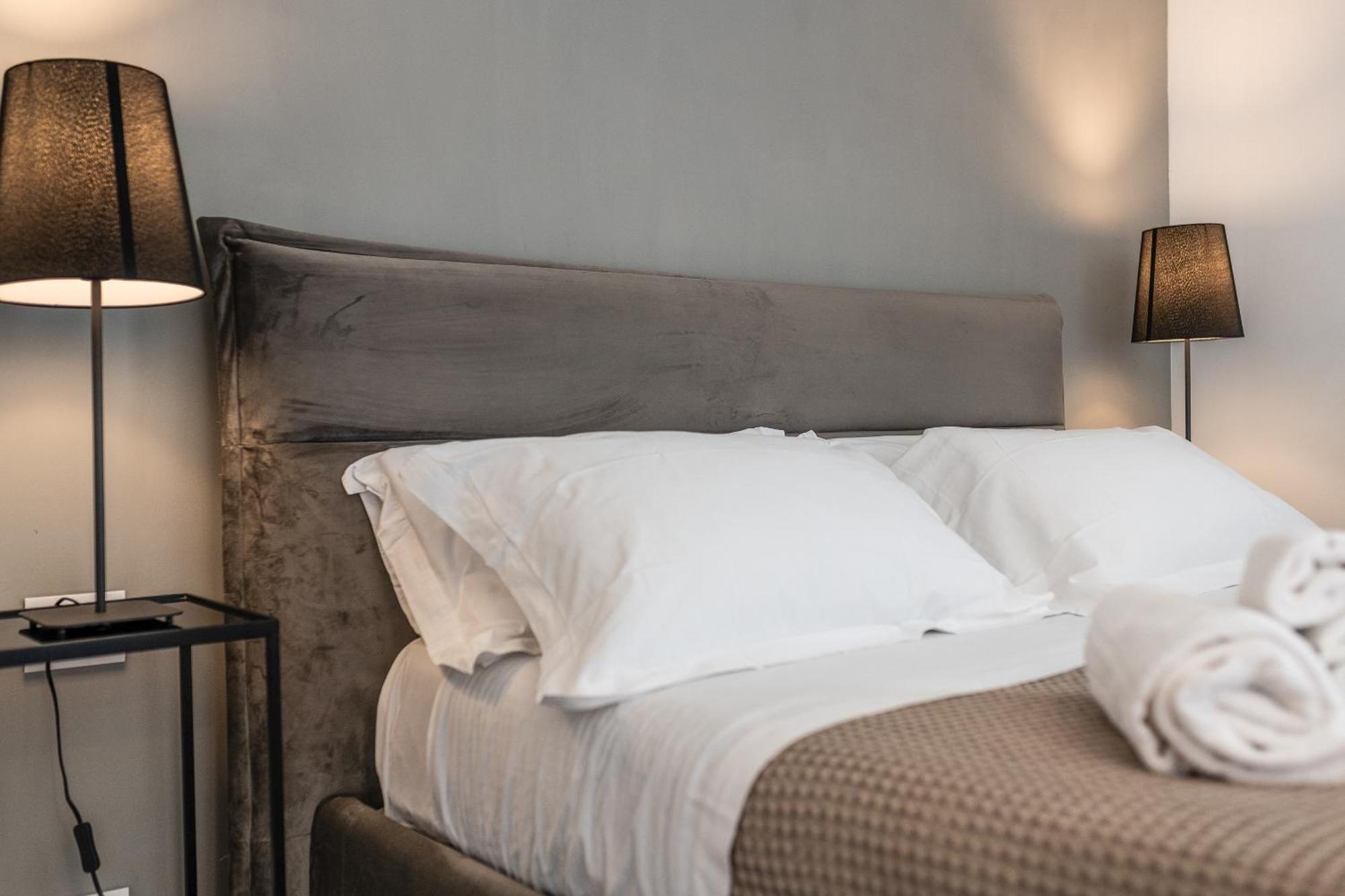 Santo Stefano Raro Rooms Collection Brindisi Bagian luar foto