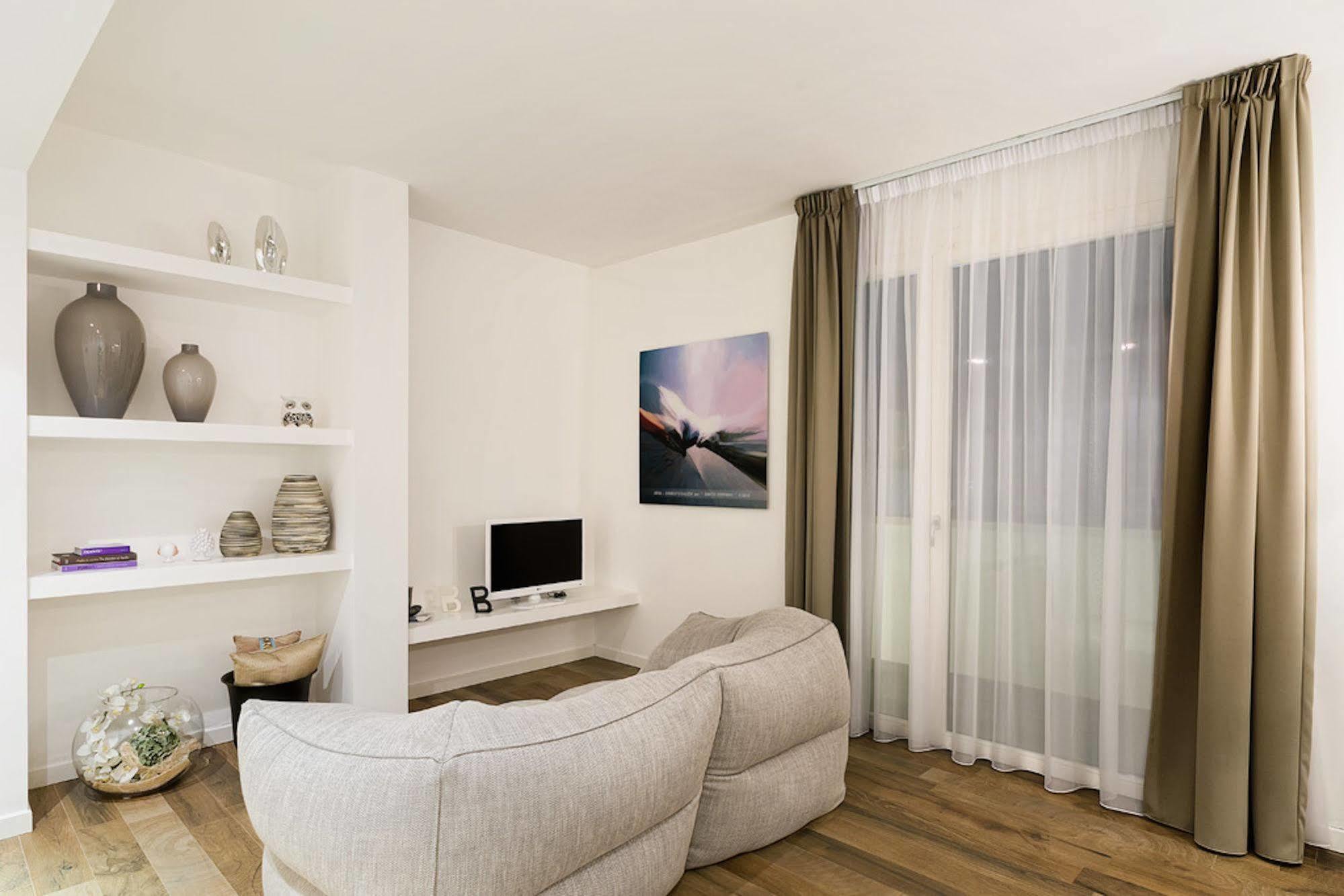 Santo Stefano Raro Rooms Collection Brindisi Bagian luar foto